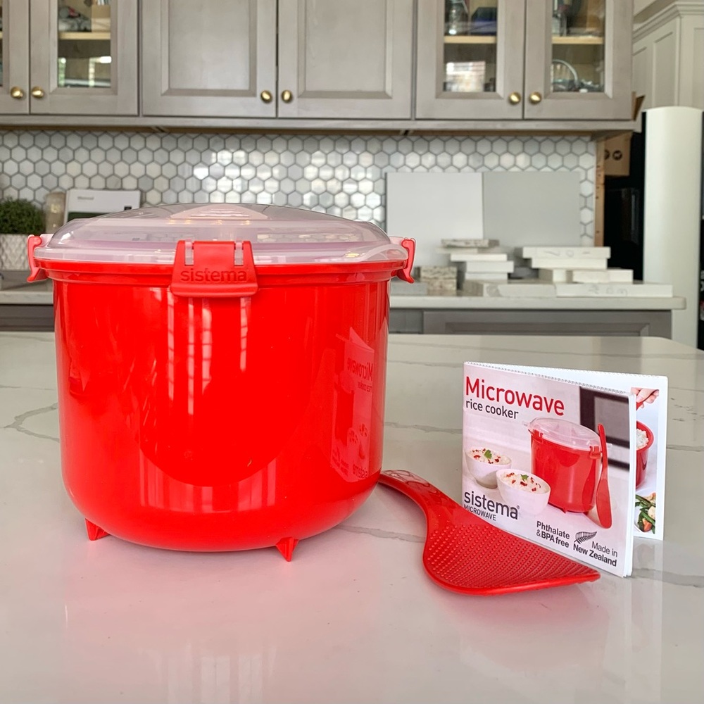 NEW SISTEMA Microwave Rice Cooker with Rice Spoon, Red